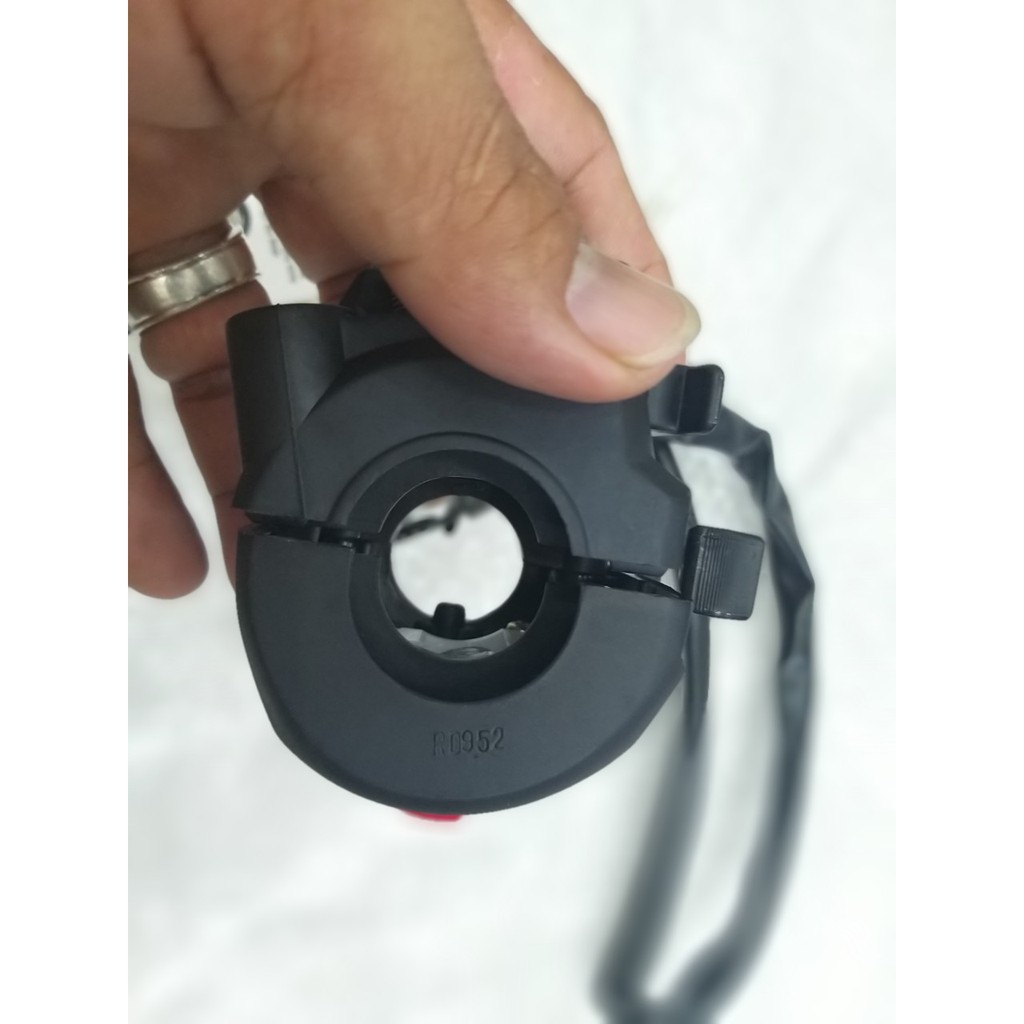 Cùm công tắc ghi đông tay lái Suzuki GZ150A EN150