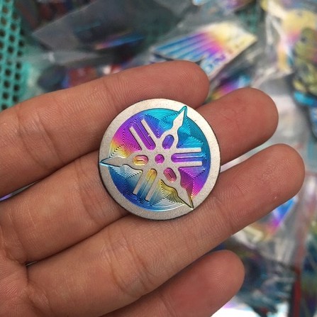 Tem Titan logo các dòng xe Yamaha, Honda, SYM có sẵn keo dán 3M dùng để trang trí làm đẹp nổi bật xế yêu của bạn