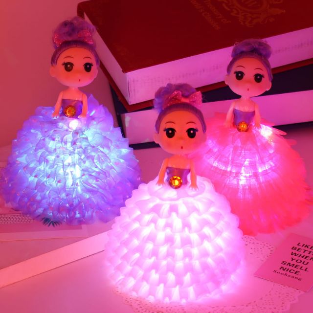 Đồ chơi búp bê có đèn led cho bé