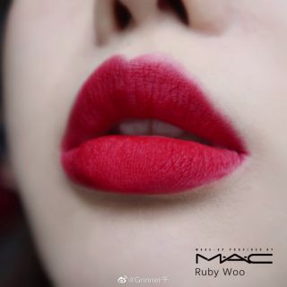 SON THỎI MAC POWDER KISS - MATTE CÁC DÒNG