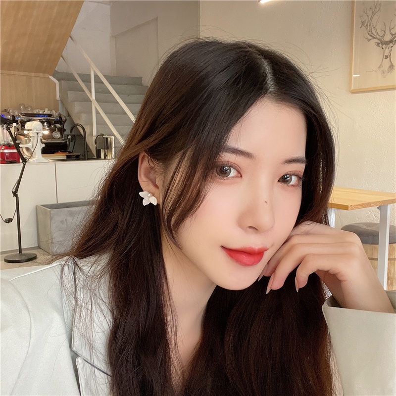 Khuyên tai kẹp không bấm lỗ chốt cố định K188 bằng hợp kim mạ vàng hình bông hoa đính hạt trai dáng ngắn Leous