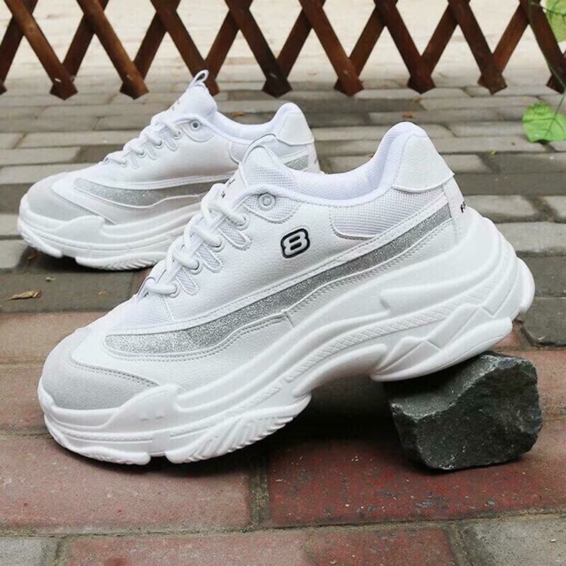 Giày số 8