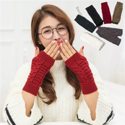 Găng Tay Len Dài Hở Ngón Ấm Áp Cho Nam Và Nữ