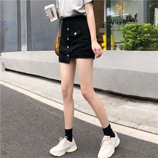 Chân váy đắp chéo nút có quần trong
