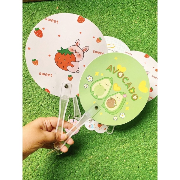 Quạt cầm tay dễ thương
