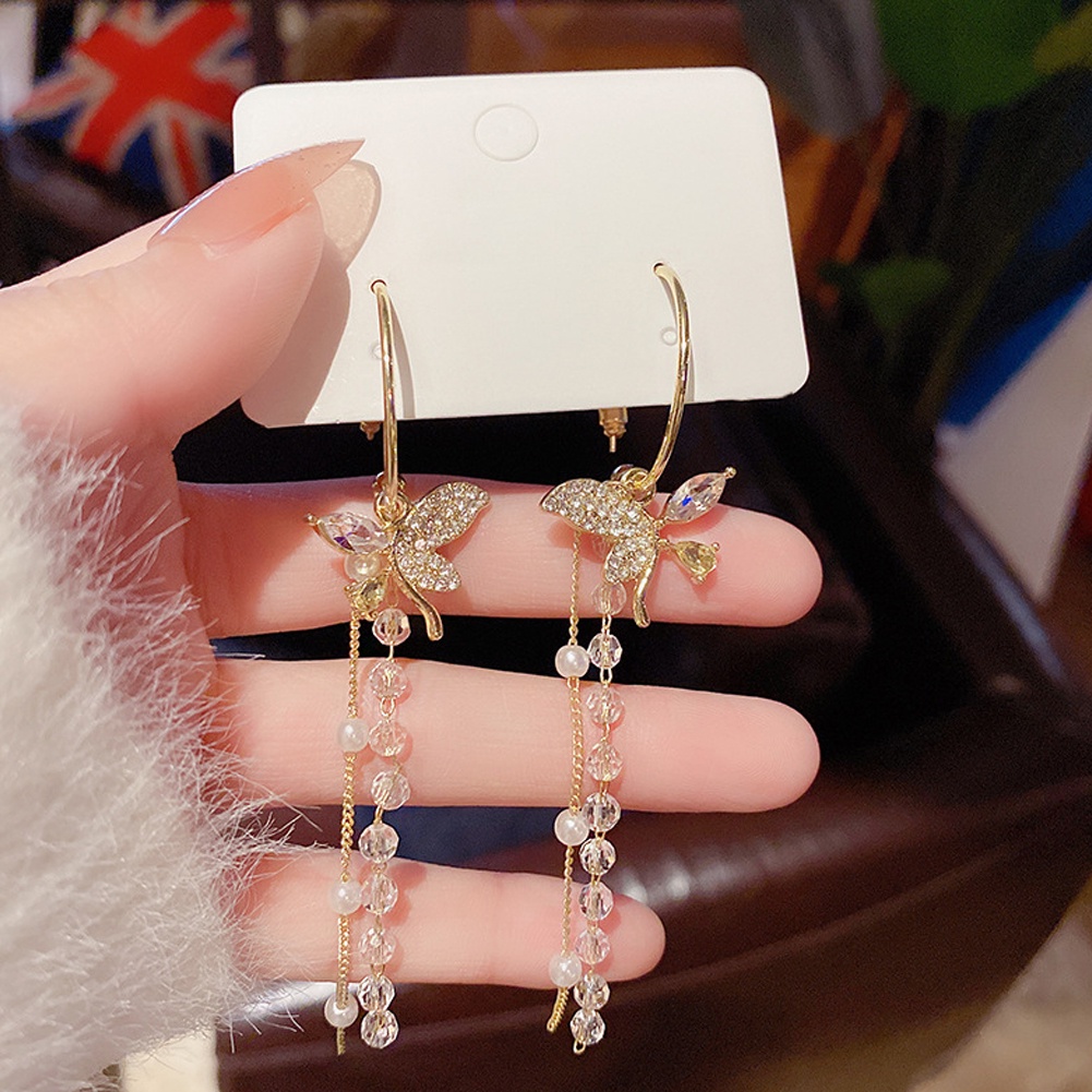 Khuyên Tai Hình Bướm Đính Ngọc Trai Phối Tua Rua Thời Trang