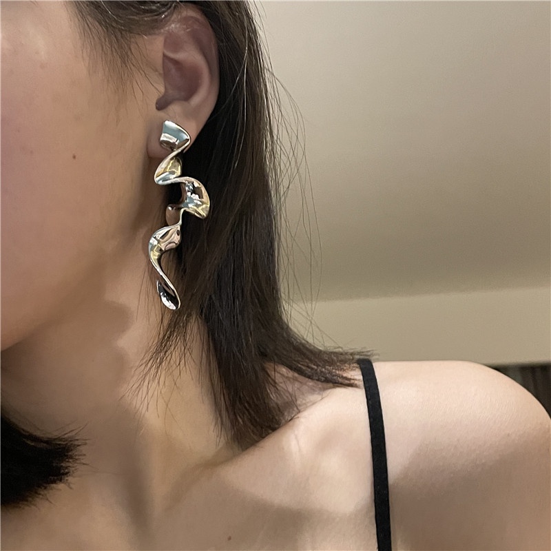 Khuyên Tai Kim Loại Hình Bông Hoa Thời Trang Chất Lượng Cao