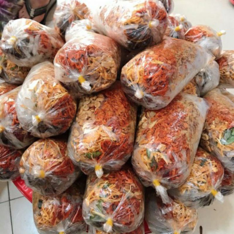 Bánh tráng trộn suất đặc biệt cay ngon tại hà nội
