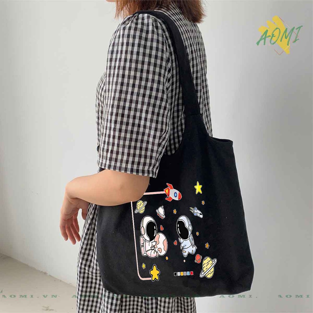 TOTE CANVAS SADBOIZ HOT TREND FORM TRÒN TÚI VẢI ĐEO VAI BAG NÚT BẤM SIZE LỚN AOMIVN DU LỊCH  MÀU ĐEN TRẮNG