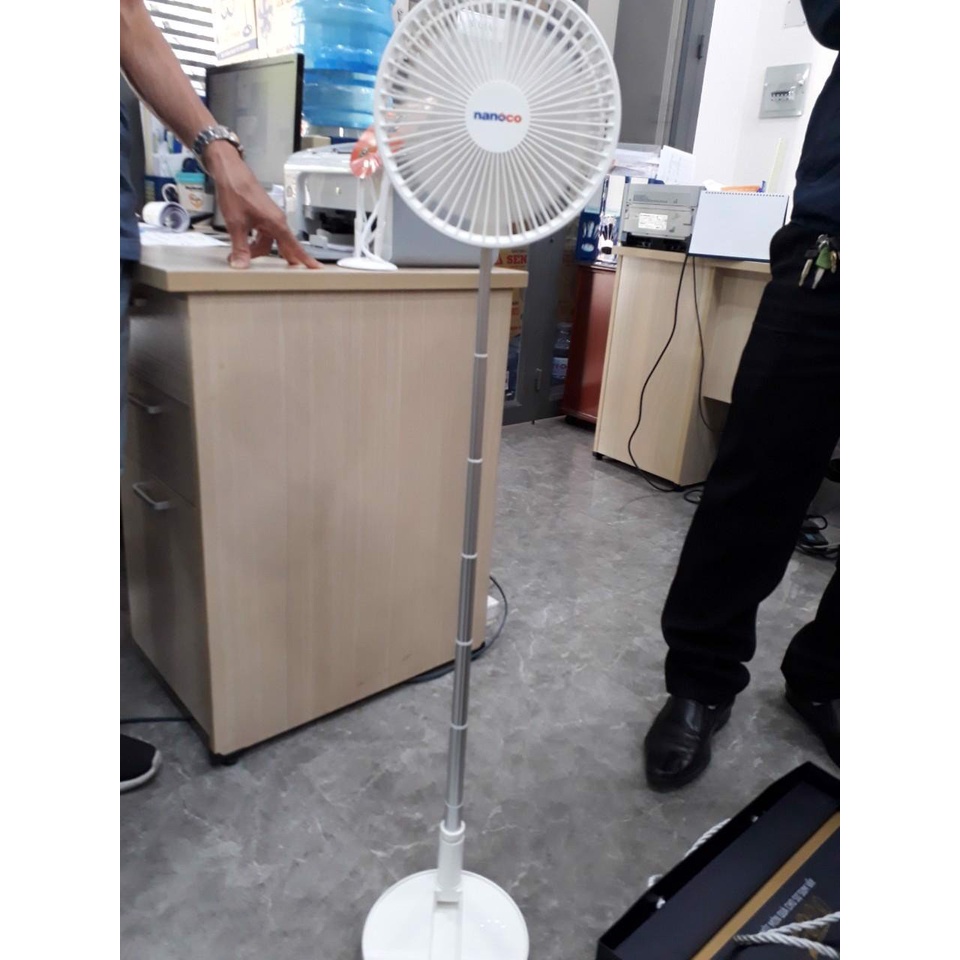 Quạt sạc điện gấp gọn trắng NFF1617W Nanoco, pin trâu - tích điện đến 24h, 4 chế độ gió, điều chỉnh được