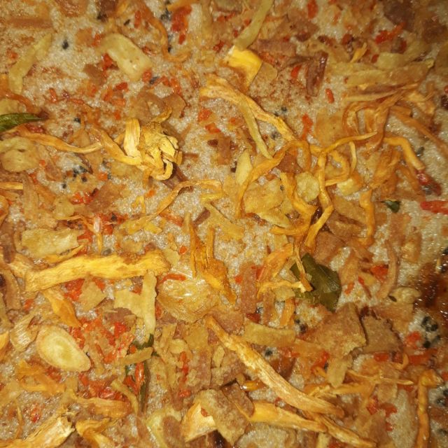 Bánh tráng nướng khô gà