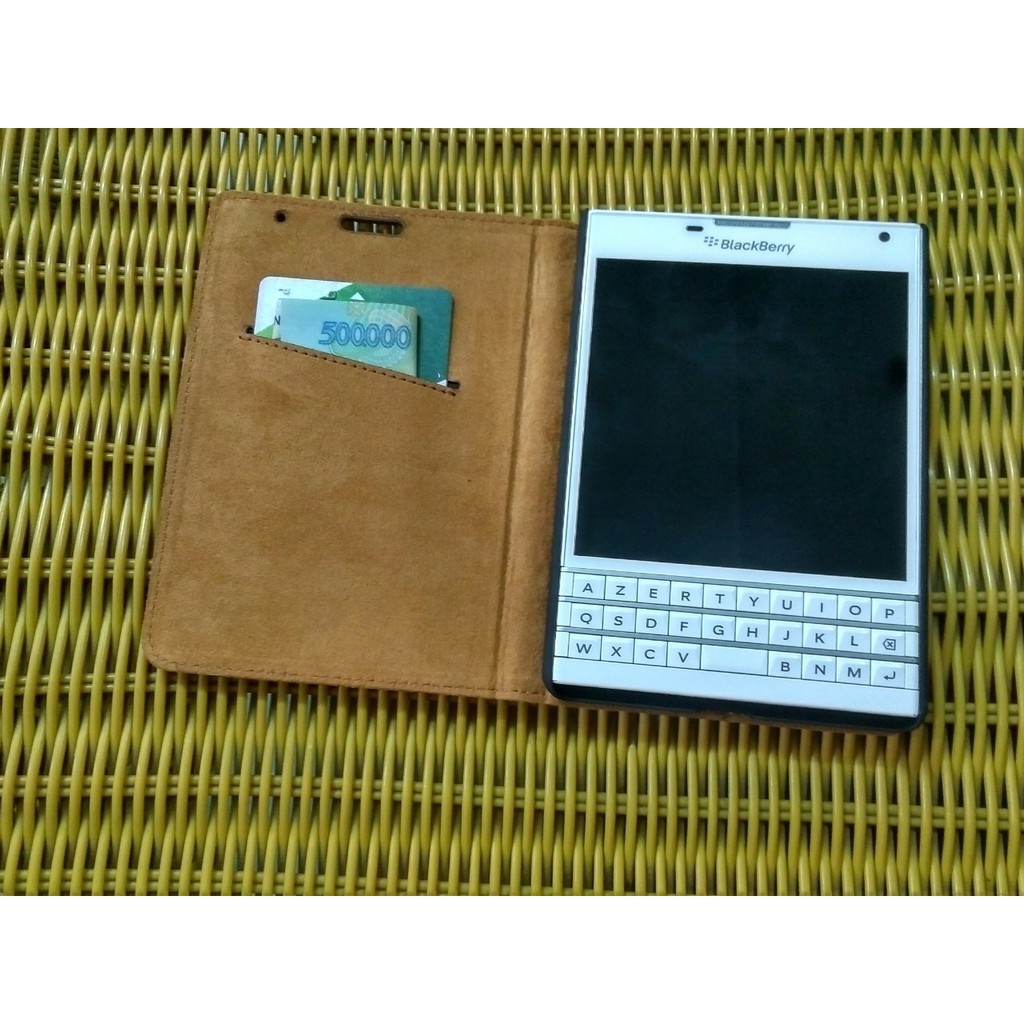 Ốp lưng gập Flip cover Blackberry Passport