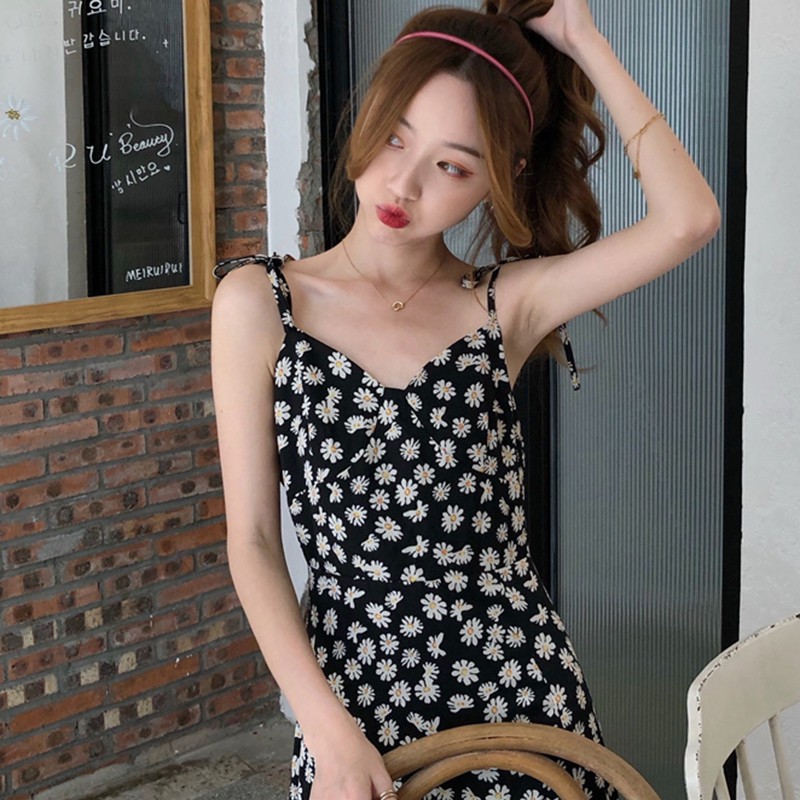 Đầm Dài Sát Nách Hoạ Tiết Hoa Cúc Thiết Kế Xẻ Quyến Rũ | BigBuy360 - bigbuy360.vn