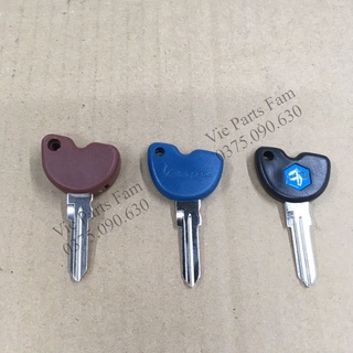 Chìa khóa xe máy Piaggio màu xanh, nâu, đen