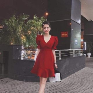 VÁY ĐỎ ĐUÔI CÁ TAY LOE