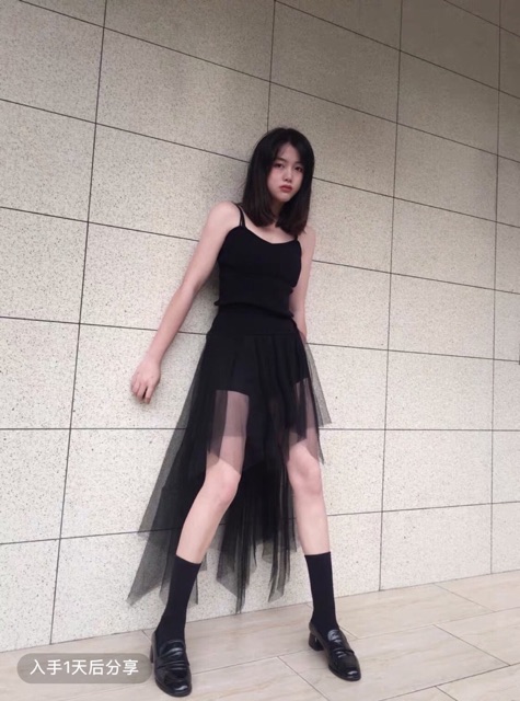 Chân váy lưới nhọn đuôi dài