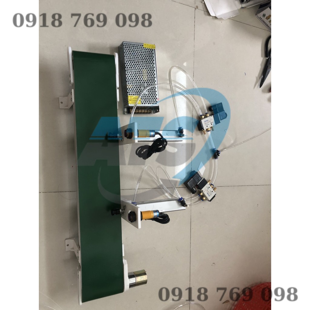 Mô hình băng tải phân loại chiều cao và màu sắc