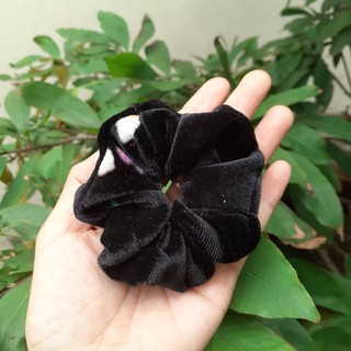 Dây cột tóc vải nhung màu đen (cở nhỏ 7-8cm)
