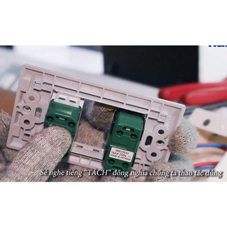 Công tắc Panasonic ,ổ cắm .DÒNG WIDE ( Thông dụng)
