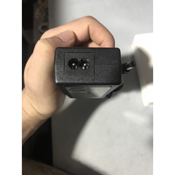 Nguồn Adapter 24V3A nhựa màu đen, kèm dây nguồn, có đèn báo trạng thái