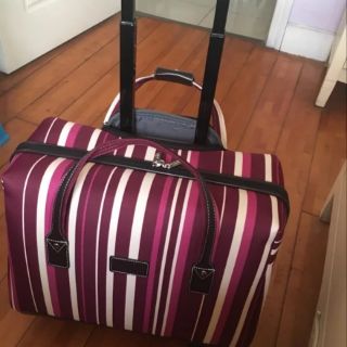 Set vali kéo kẻ sọc cá tính