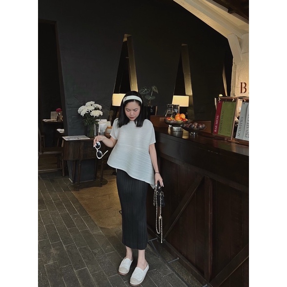 𝐒𝐄𝐓 ÁO TRẮNG CỔ TRÒN 𝐋𝐄̣̂𝐂𝐇 𝐓𝐀̀ 𝐗𝐄́𝐎 + 𝐂𝐇𝐀̂𝐍 𝐕𝐀́𝐘 MIDI ĐEN
