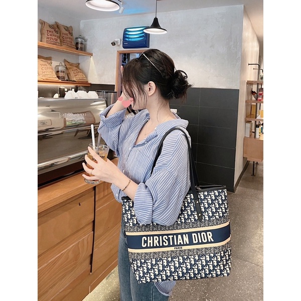 Công sở-TÚI ĐEO VAI SỌC CHỮ NGANG CHIRISTIAN DR