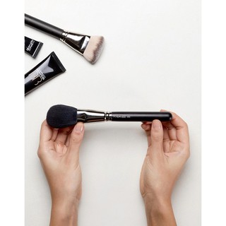 Cọ tán phấn M.A.C 150 Large Powder Brush