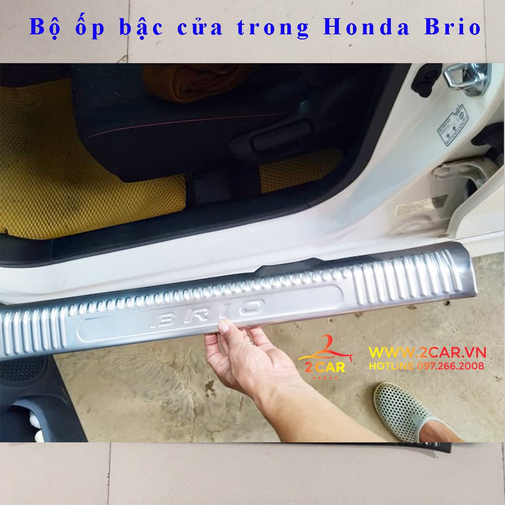 Bộ ốp bậc cửa trong + ngoài xe Honda Brio 2018-2020 chất liệu Inox