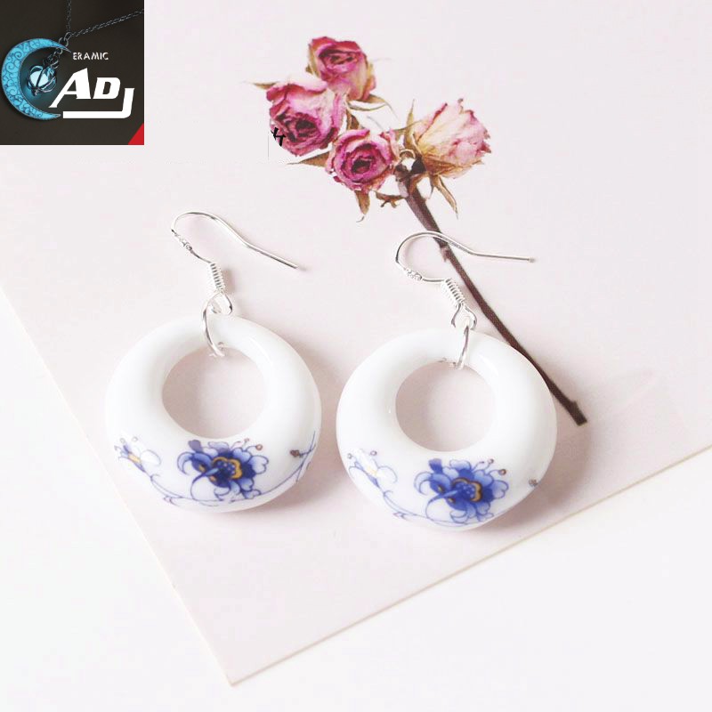 Bông khuyên hoa tai gốm sứ xanh trắng xinh đẹp phong cách cổ trang