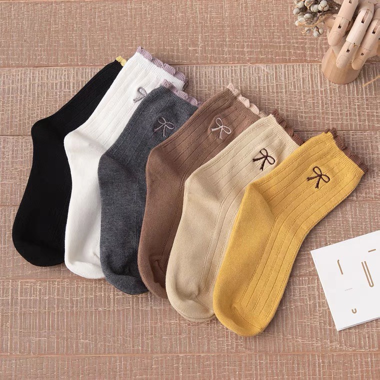 Tất Vớ Dài Nữ Thêu Hình Nơ dễ thương, dịu dàng, chất vải cotton co giãn thấm hút tốt