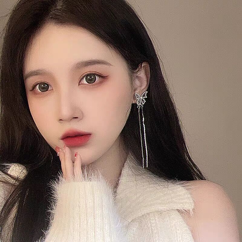 Bông Tai Hình Bướm Đính Ngọc Trai Phối Tua Rua Thời Trang