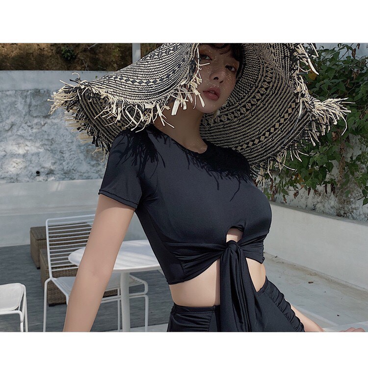 Bikini 2 mảnh áo tay ngắn cột nơ bụng mix quần nhún 2 bên hông kín đáo, chất liệu co dãn thoải mái