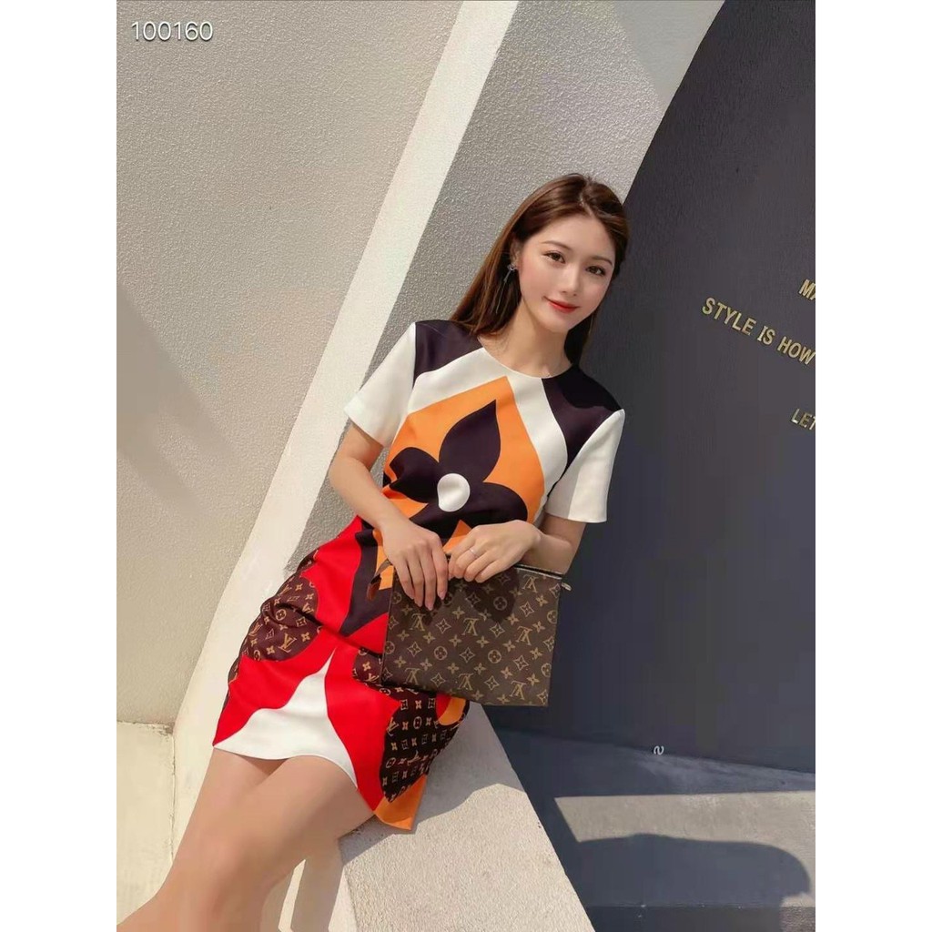 HÀNG QC - ĐẦM SUÔNG LỤA CỔ TRÒN TAY CON HOA VĂN LẠ - ZCT92380