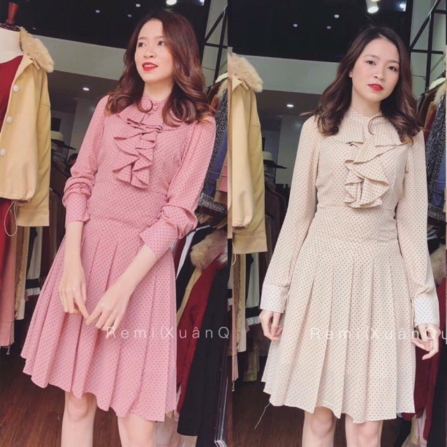 Đầm bi xếp ly xoè phối bèo cổ