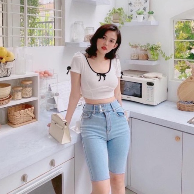 Áo thun croptop cổ nơ tay phồng