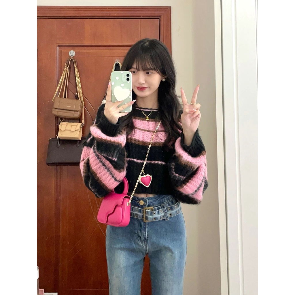 Áo Croptop Dệt Kim Dáng Rộng Tay Dài Họa Tiết Kẻ Sọc Màu Sắc Tương Phản Phong Cách Hàn 9504