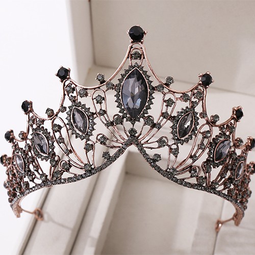 Vương miện chụp hình xi mạ đính đá đen Gianpkc
