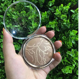 Phấn Tạo Khối Sun Lover Glow Bronzing Powder.