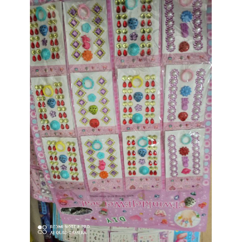 1 vỉ dán đá nhìu hình ngẫu nhiên siêu đẹp của bé