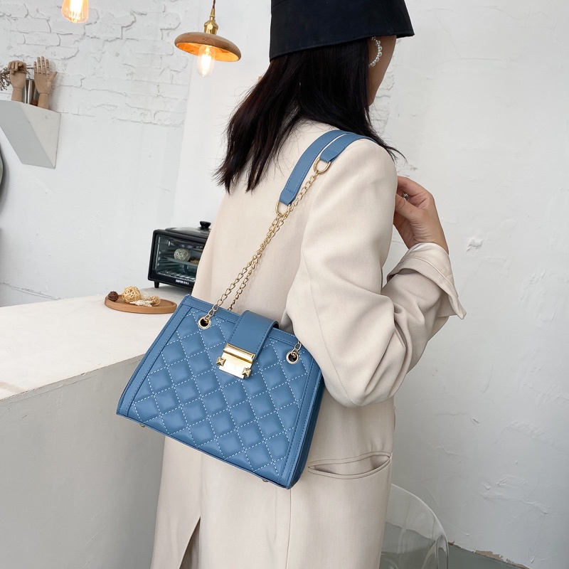 Túi xách IELGY hình vuông nhỏ đeo chéo vai phối dây xích bề mặt lưới