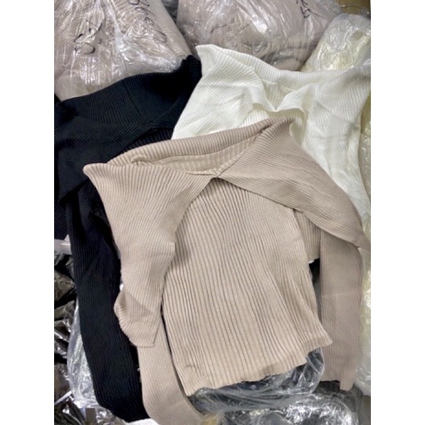 Áo len tăm trễ vai bánh bèo xinh