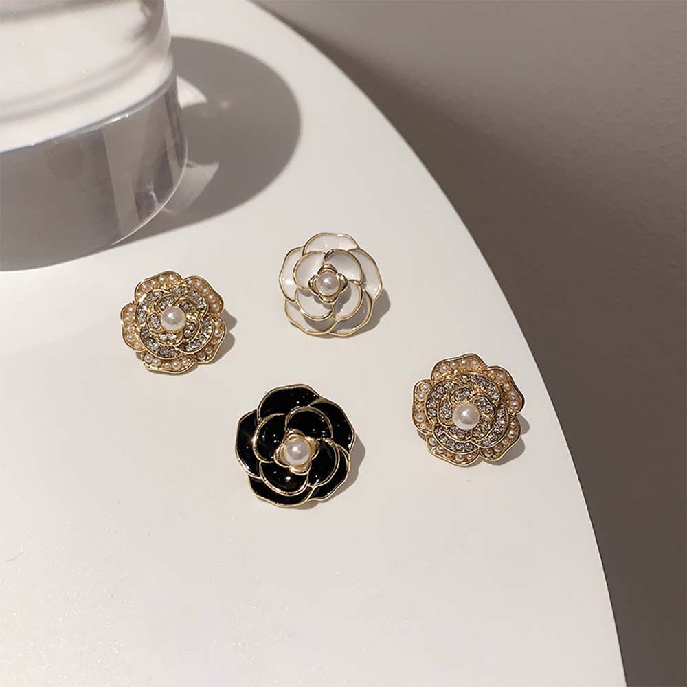 Khuyên tai nữ trang tạo hình bông hoa thanh lịch