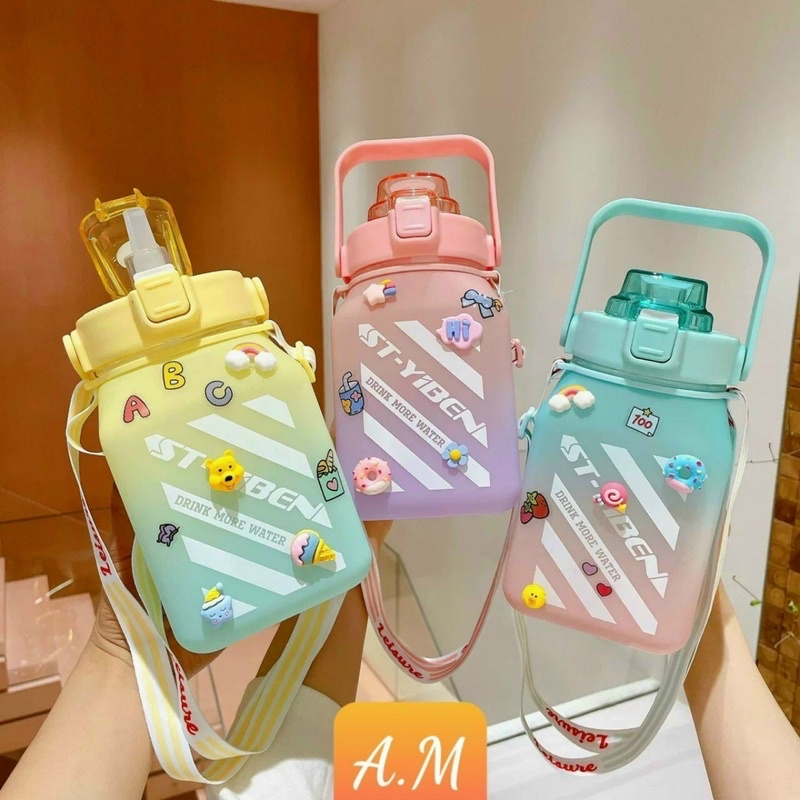 Bình nước 1500ml làm  từ  nhựa cao cấp an toàn cho sức khỏe có tặng kèm dây đeo ống hút và sticker siêu cute siêu xinh