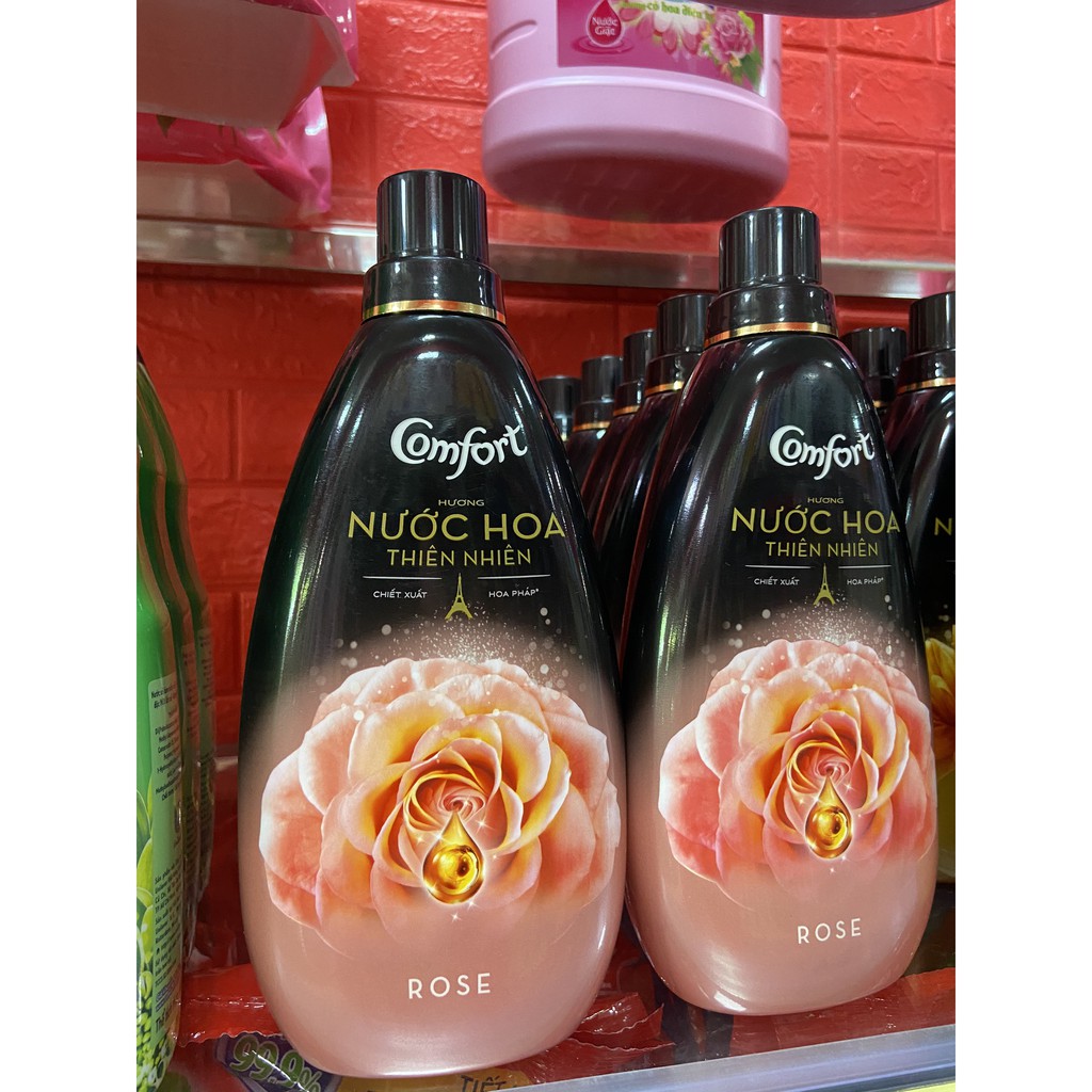 Nước xả vải Comfort hương nước hoa Rose chai 800ml