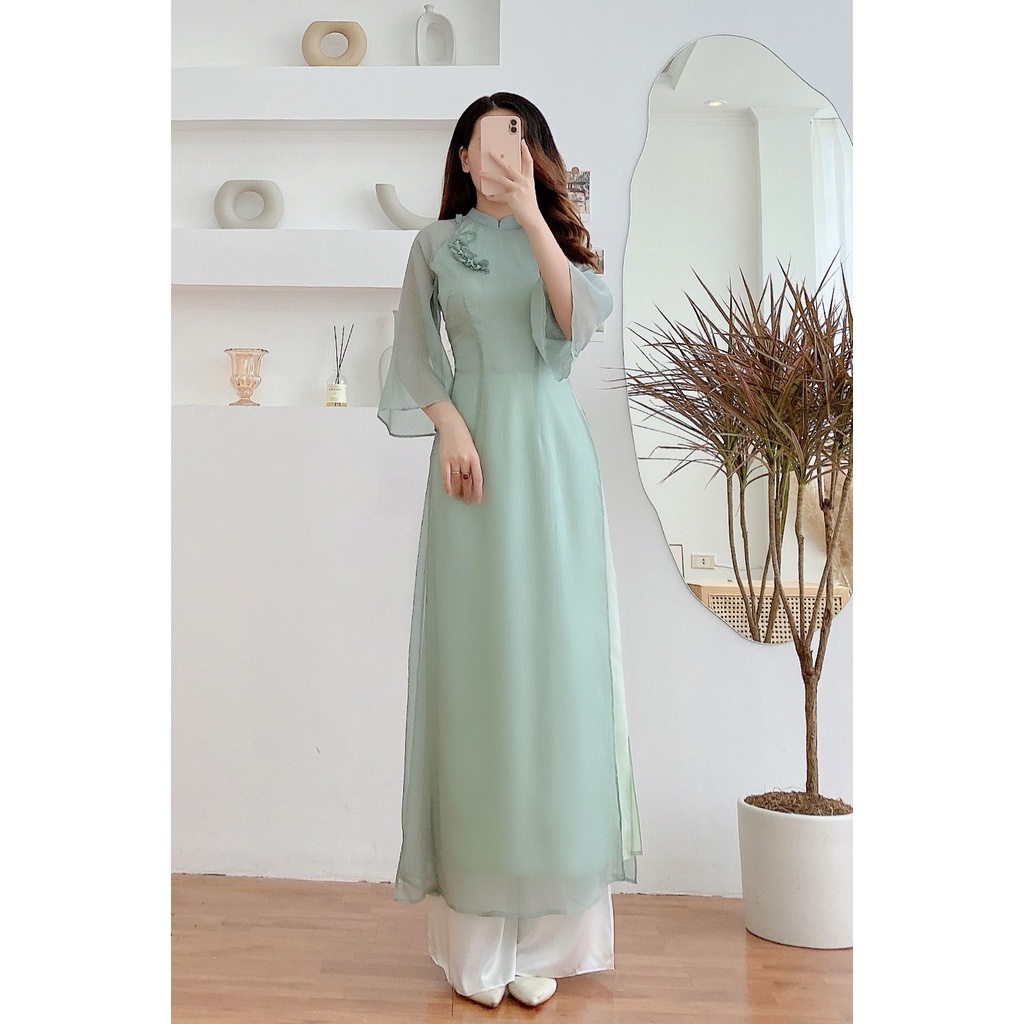 Áo dài cách tân đính hoa ngực thiết kế chính hãng GIIAN, áo dài nữ bốn tà tay loe nữ tính - AD272
