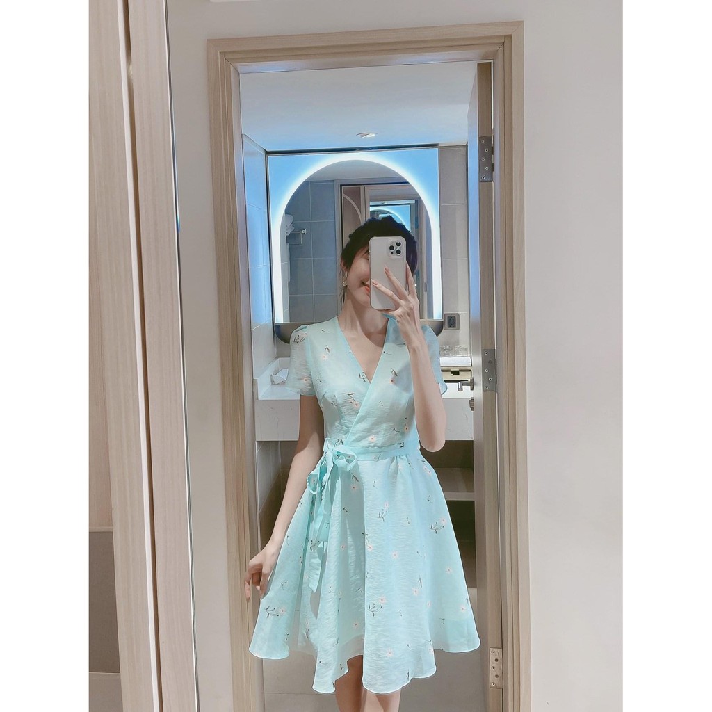 Đầm đi biển, dáng wrap màu xanh biển họa tiết đủ 4 size e-1226