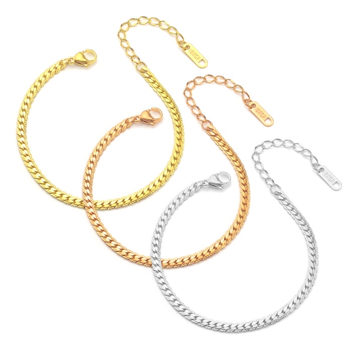 Lắc tay nữ cao cấp kiểu lặc dẹp chạm khít 2 bên tạo nên vẻ đẹp quyến rũ cho đôi tay của bạn