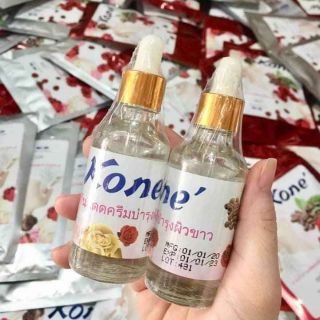 Nước lột kóne Thái Lan dùng để lột da tay và chân thích hợp những loại da ngăm đen chai lì nên kết hợp kem body để dưỡng