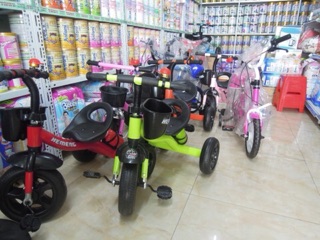 xe ba bánh bình nước cho bé ( loại 1)